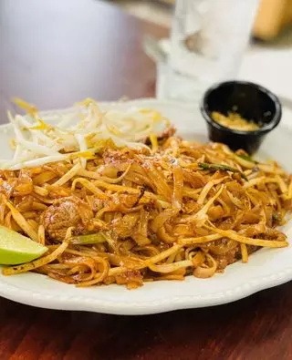 Dalis Lao Thai Cafe