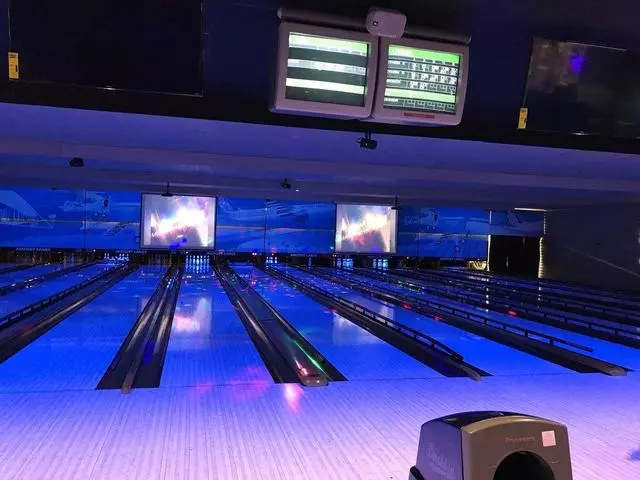 Airport Lanes