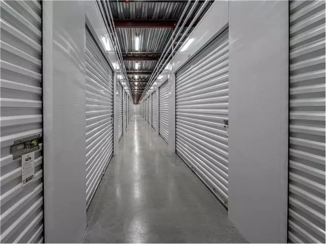 Extra Space Storage